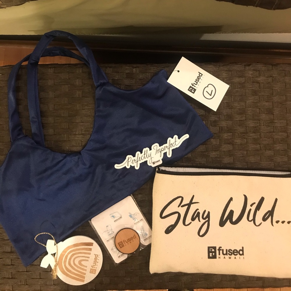 Fused Hawaii Hokena top